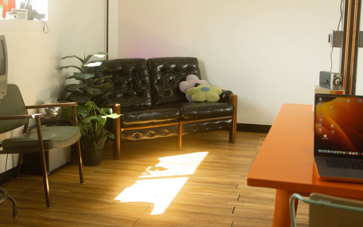 Vibey Industrial studio space with natural & artificial lighting