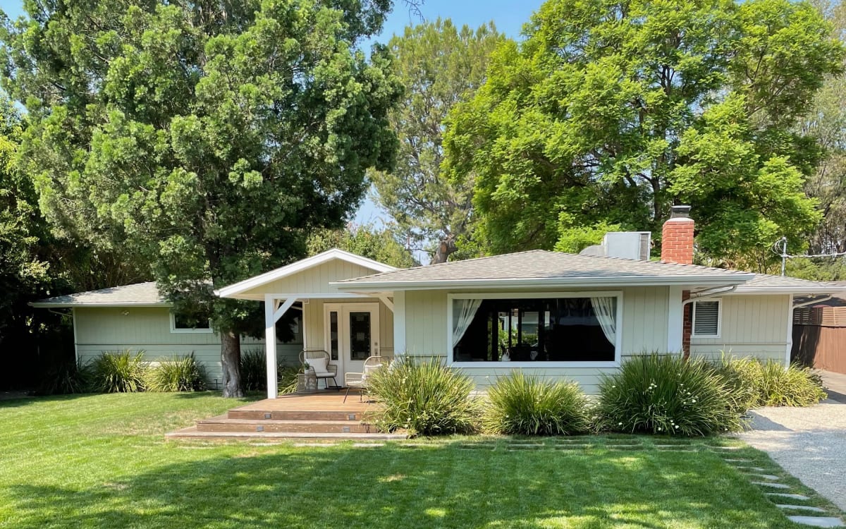 All American Mid Century Ranch Home w/Large Front Yard, Van Nuys, CA
