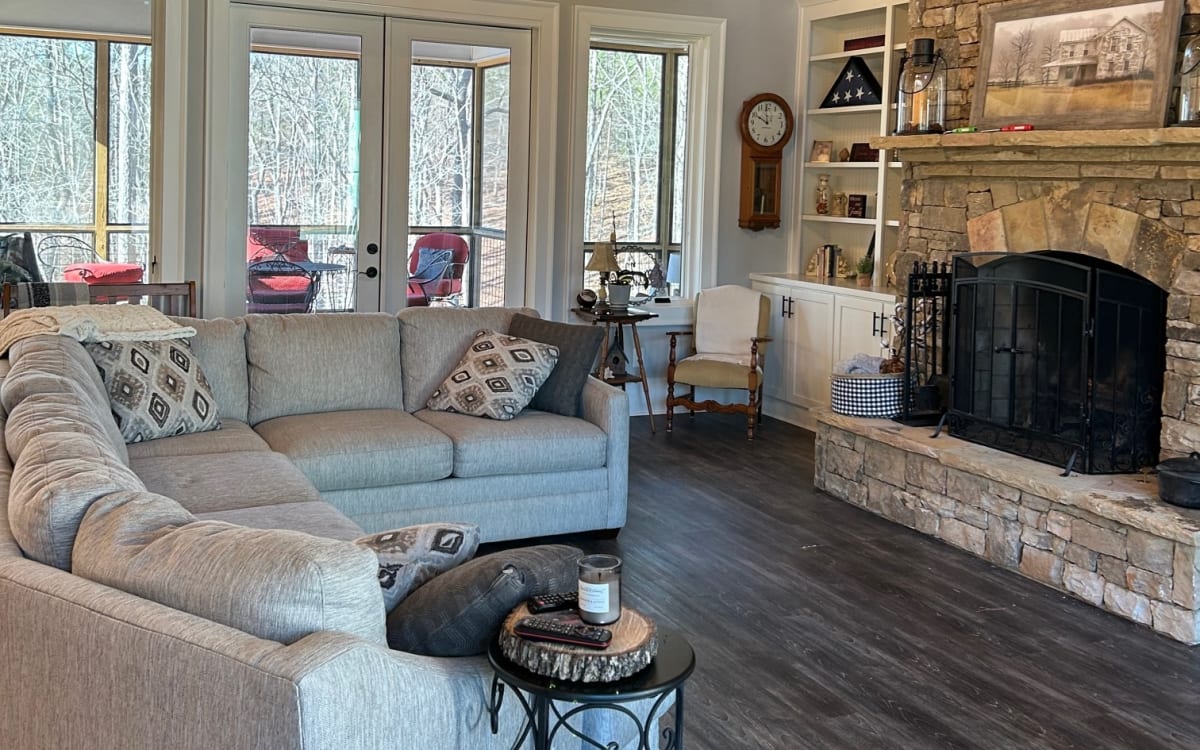 Charming Modern Farmhouse in North GA Mountains, Dawsonville, GA