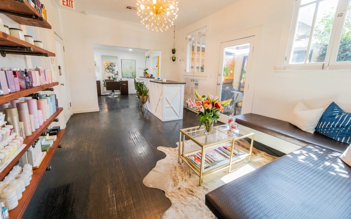 Hollywood shop hair salon
