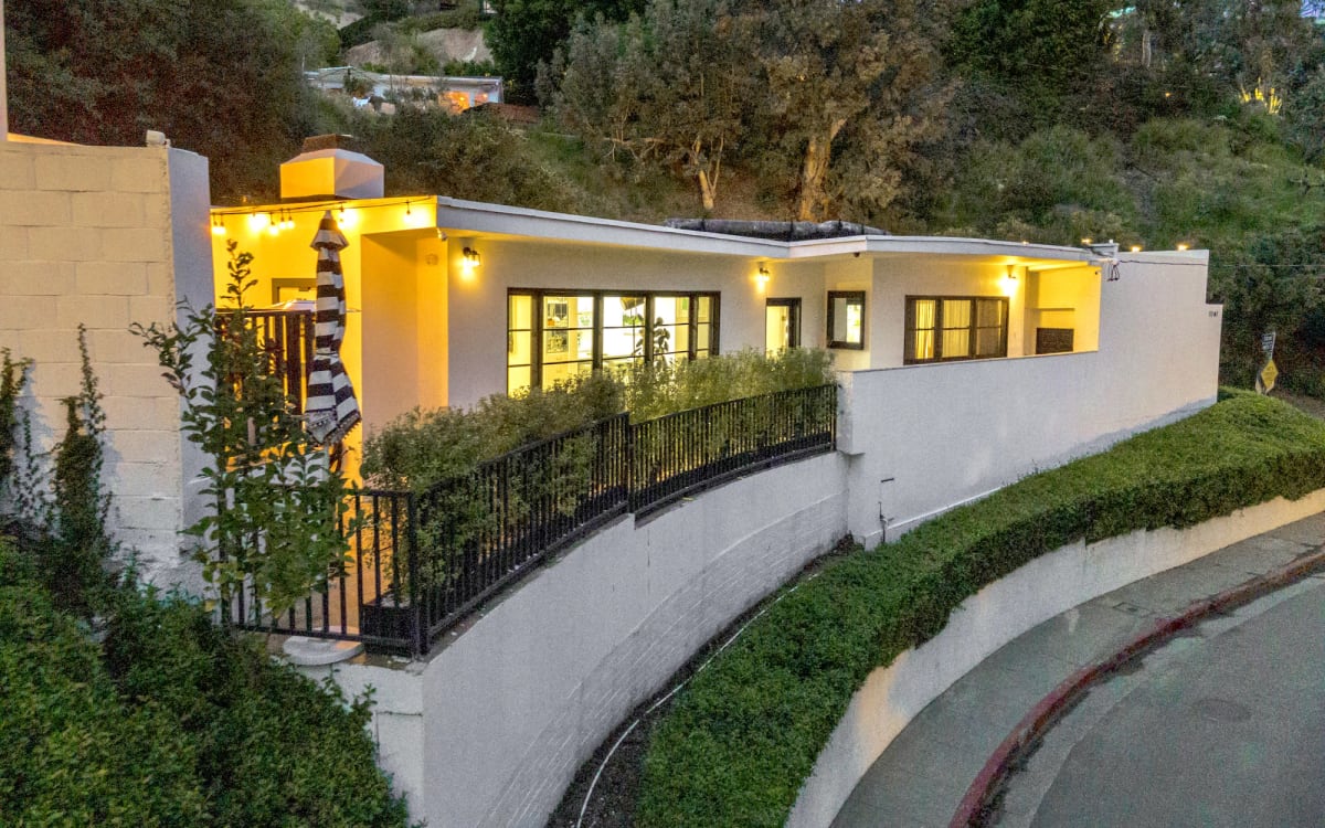 Exquisite MidCentury Modern House near Chateau Marmont with