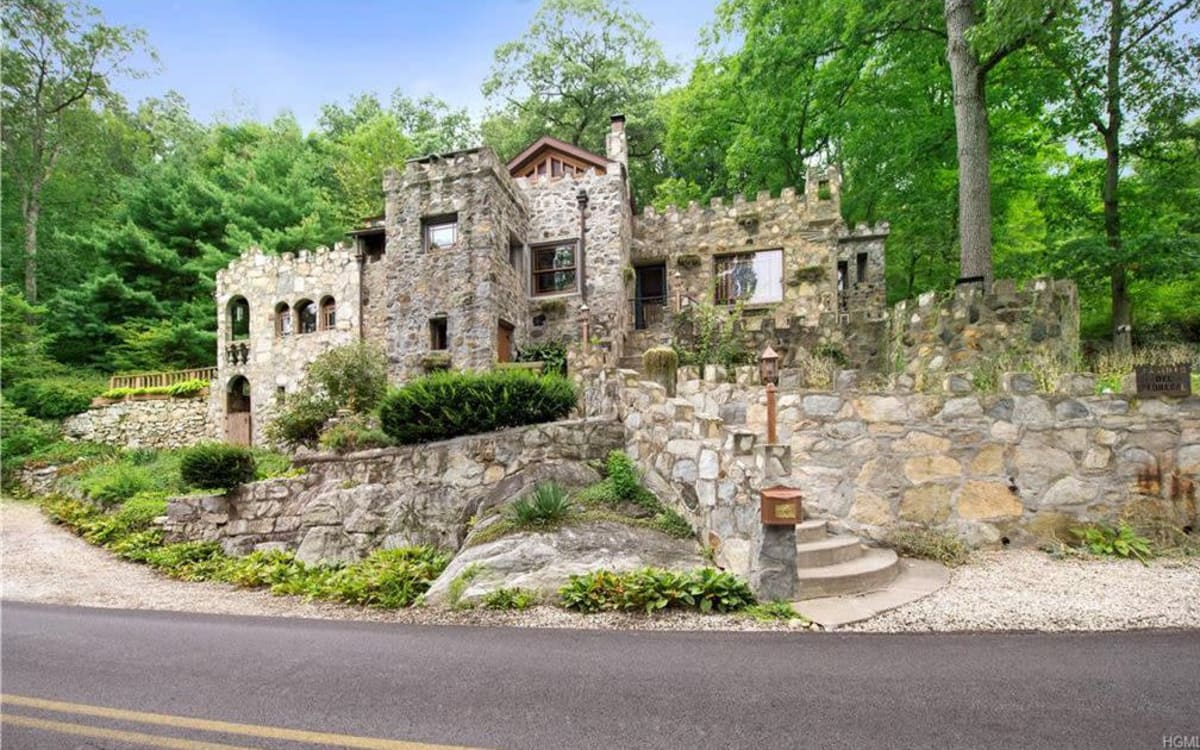 Unique Castle Home 5224, Lake Peekskill, NY Production Peerspace