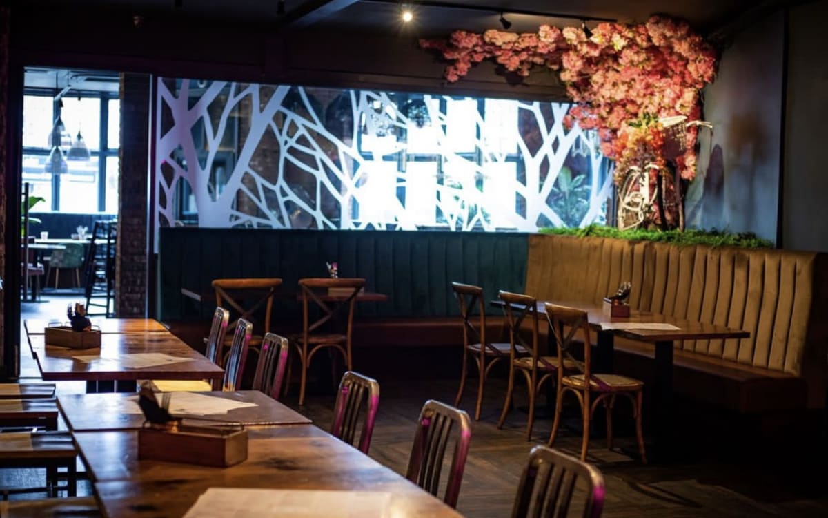 Trendy Insagrammable Cocktail Bar & Restaurant, Ruislip Event Peerspace