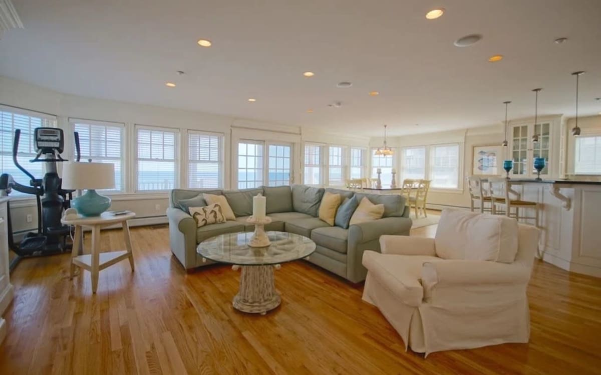 Spectacular Direct Oceanfront Luxury House, Salisbury, MA OffSite