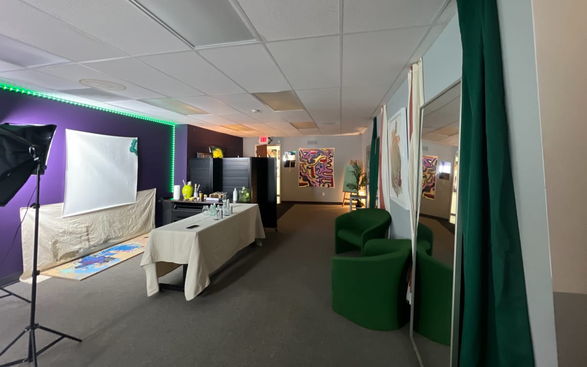 Colorful Downtown Art Studio, Springfield, IL Production Peerspace