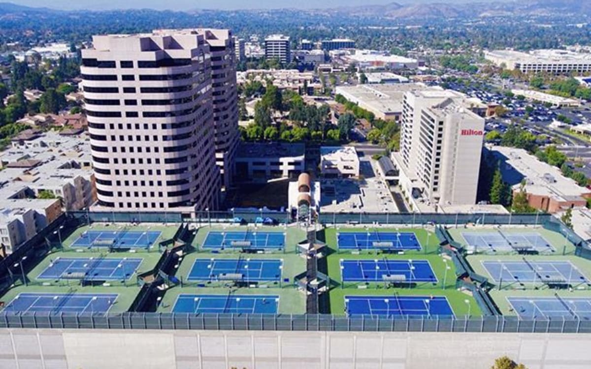 San Fernando Valley roof top tennis courts with INCREDIBLE views of the