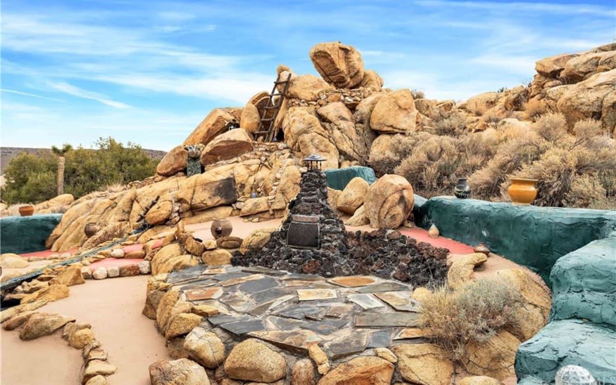 Rustic Pioneertown Boulder Property, Pioneertown, CA Production