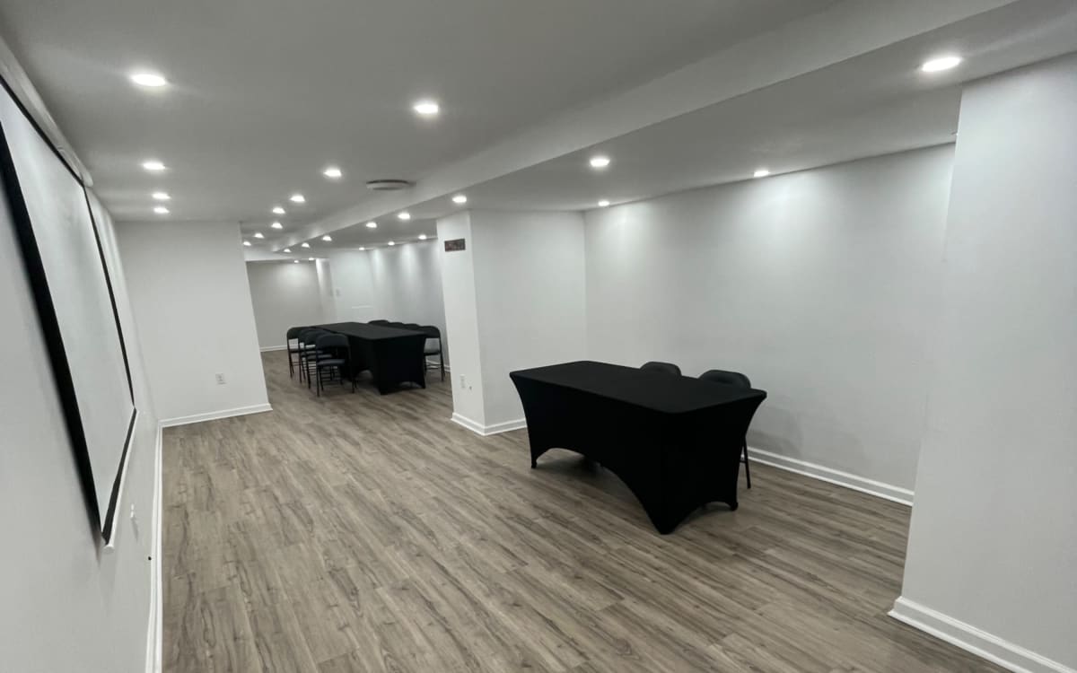 Bileveled, Chic Venue with full kitchen in Nicetown Philly