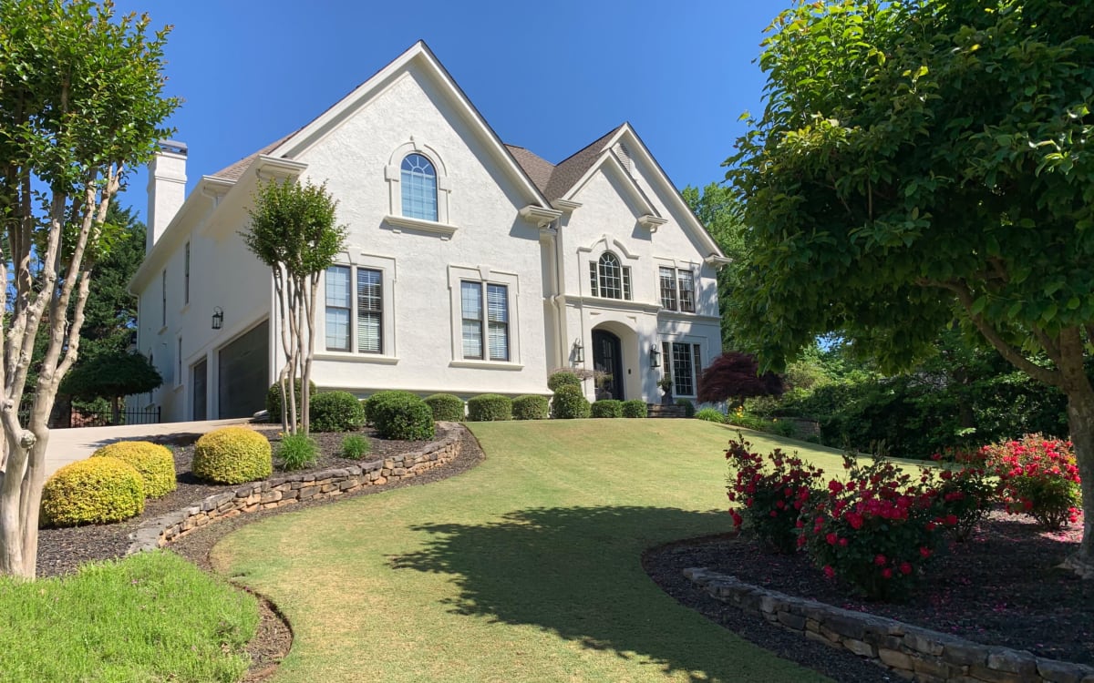 Beautiful Flatyard with Pool, Alpharetta, GA Production Peerspace