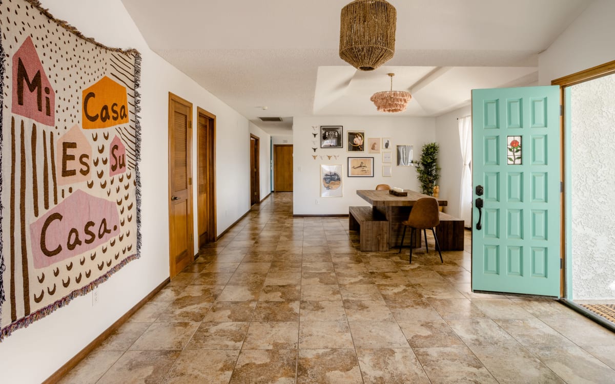 Pool home with spectacular mountain views., Yucca Valley, CA