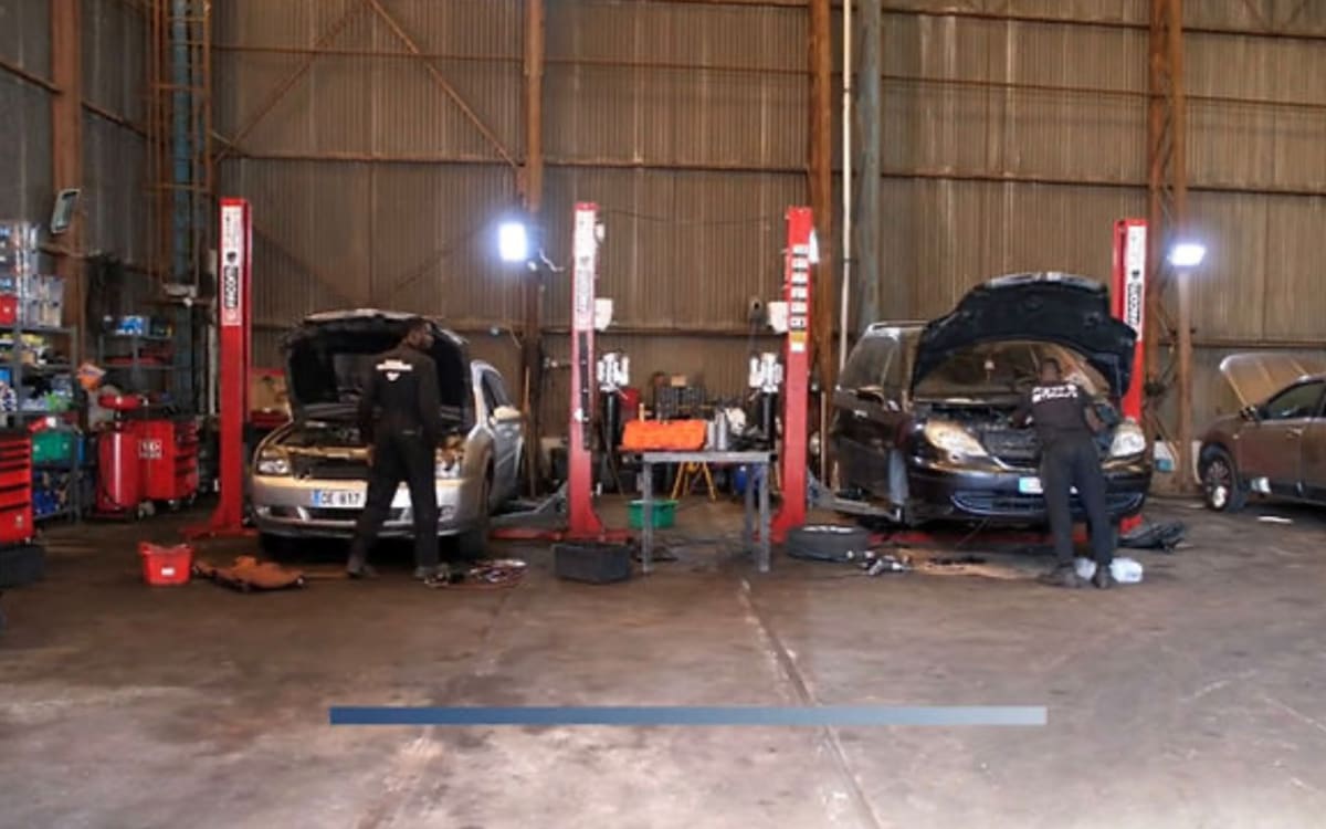 Décor / Lieu de tournage Garage Automobile, La Courneuve Production