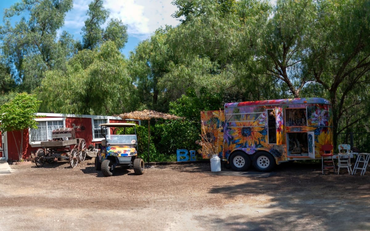 Rustic Barn Studio with Mountain Views Galore!, Agoura Hills, CA