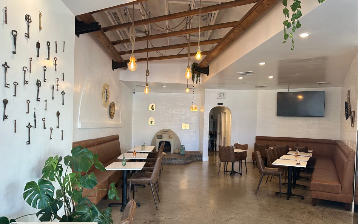 Modern Elegant Restaurant Space with Hookah License, West hollywood