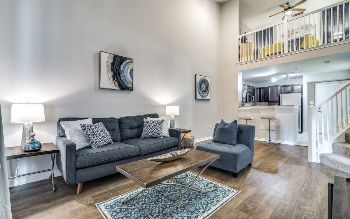 Beautiful 1 Bedroom Apartment with an Upstairs Loft, Farmers Branch, TX