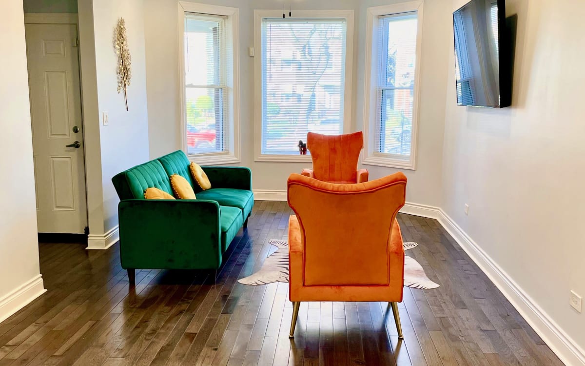 Urban Spacious Apartment, Chicago, IL Production Peerspace