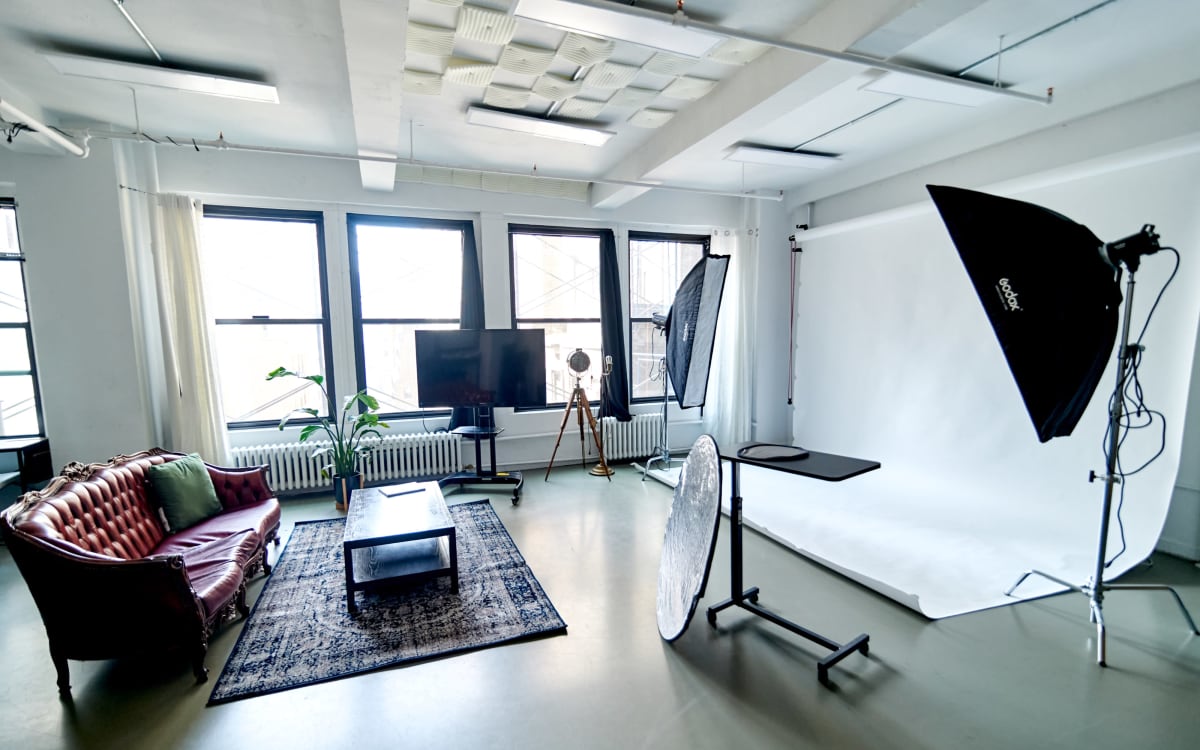 Midtown Photography Studio, New York, NY Production Peerspace