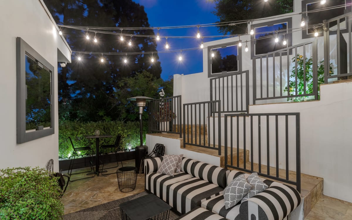 Exquisite MidCentury Modern House near Chateau Marmont with