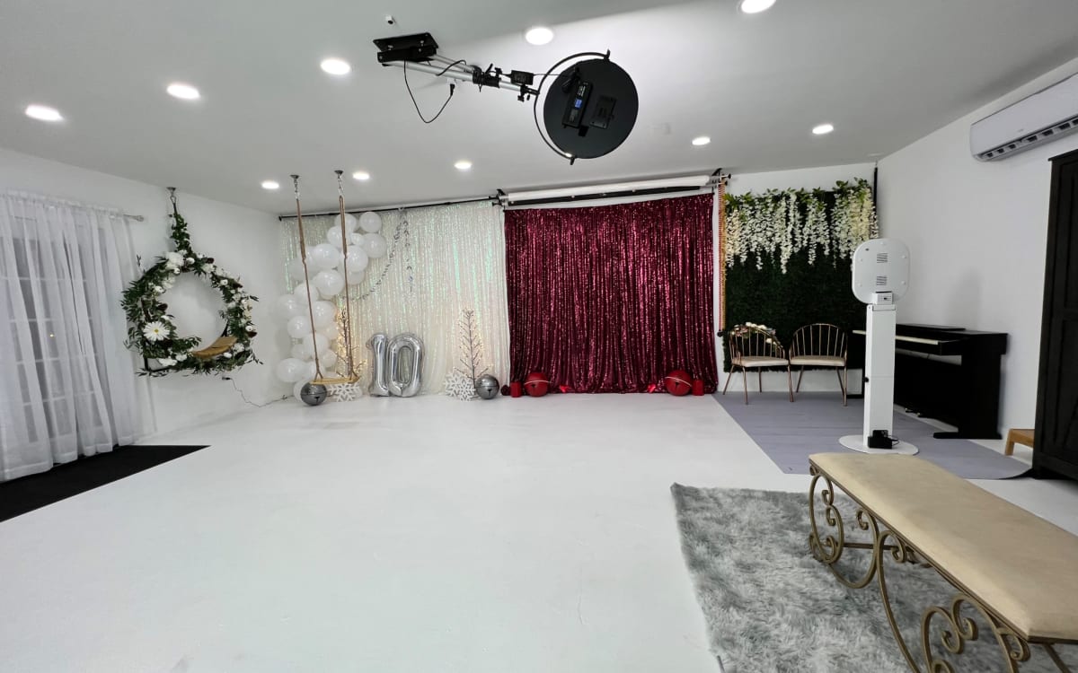 Modern Photography Studio, West Hempstead, NY Production Peerspace