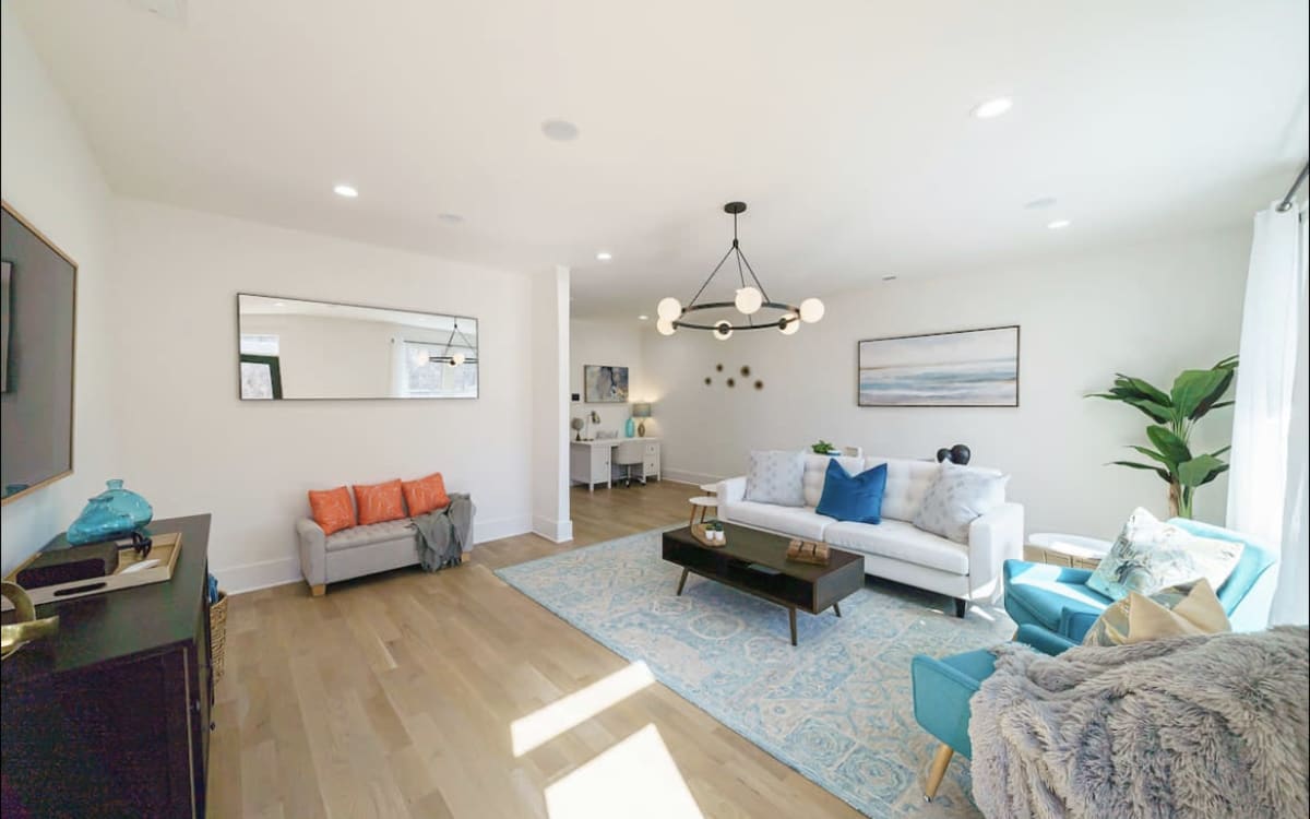 Luxury Queen City Townhome Mins to Uptown!, Charlotte, NC