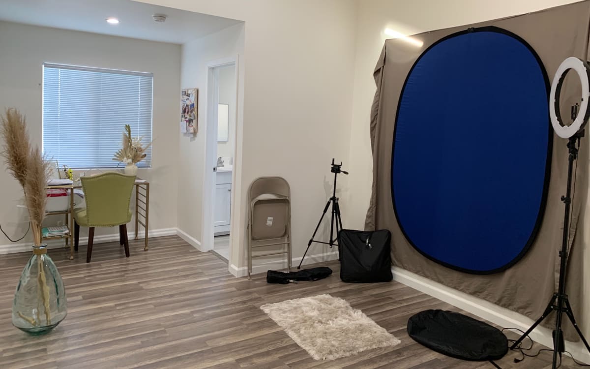 Valley Vista Film, Photo and Meeting Apartment Style Studio,