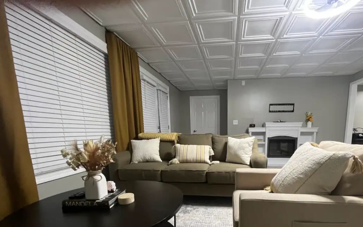 Modern and beautifully decorated, quiet basement apartment, Snellville