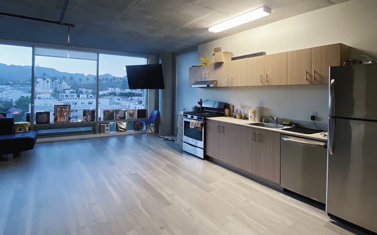 Large Luxury Morden Minimalist Warm Tone Hollywood Photo Studio with