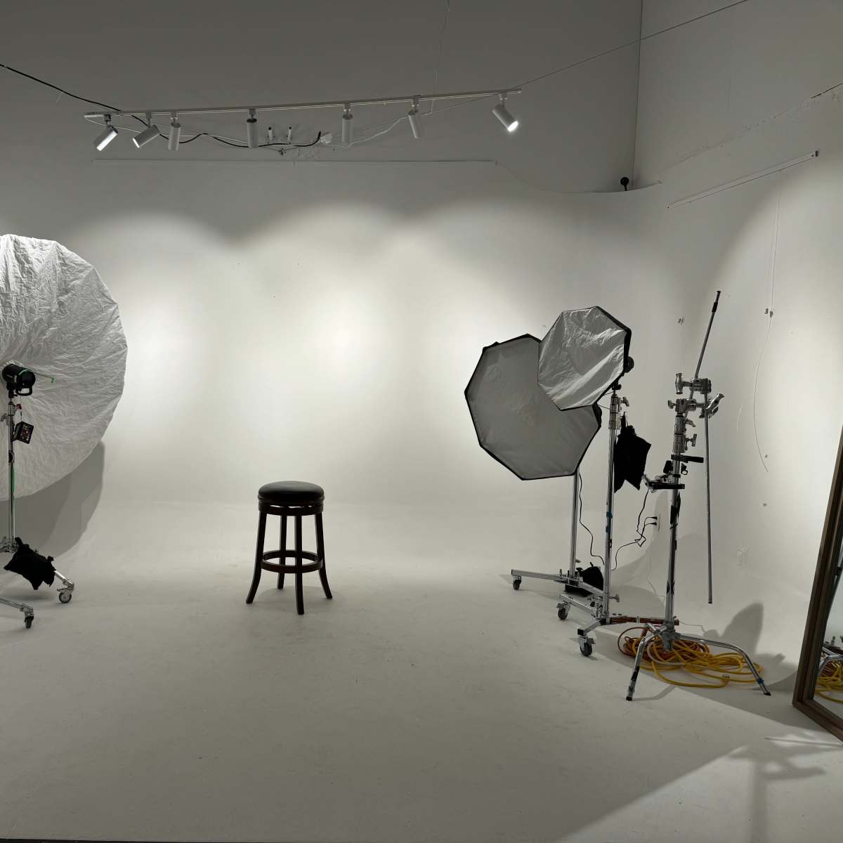 Large South Walton Photography Studio with Garage Entrance in Santa Rosa Beach Image in , Santa Rosa Beach, FL