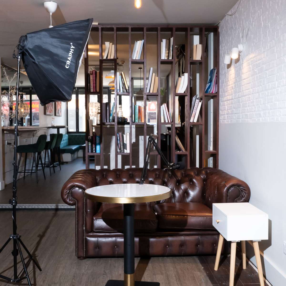 The Lounge in Earlsfield Image in Earlsfield, Earlsfield, ENG