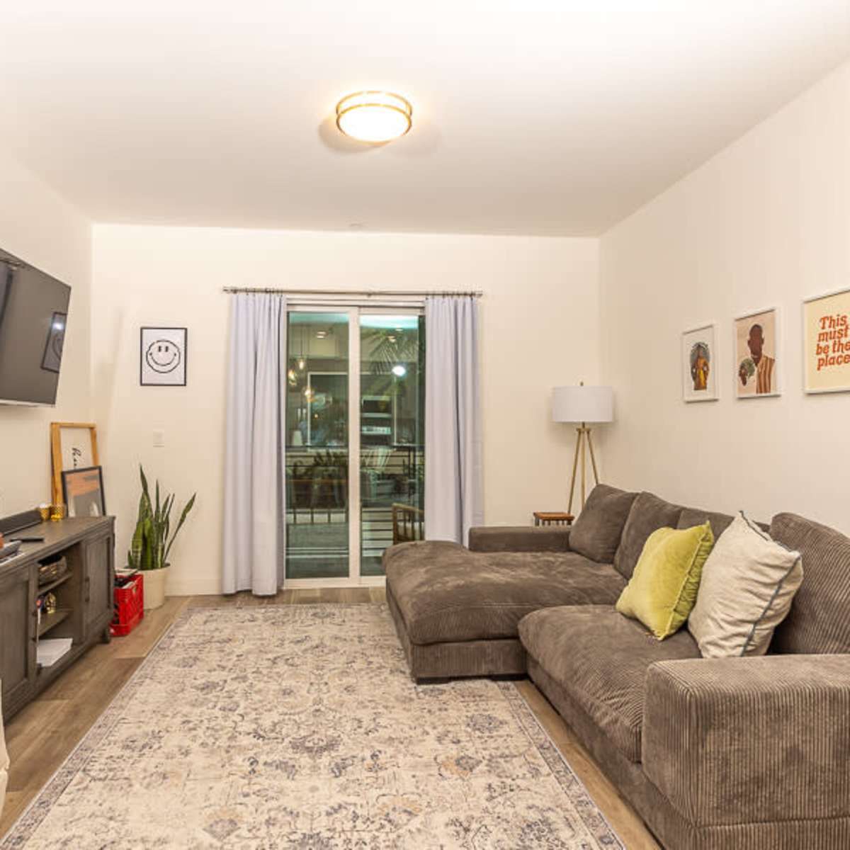 Modern Luxury Apartment in NoHo (filming and photography), North ...