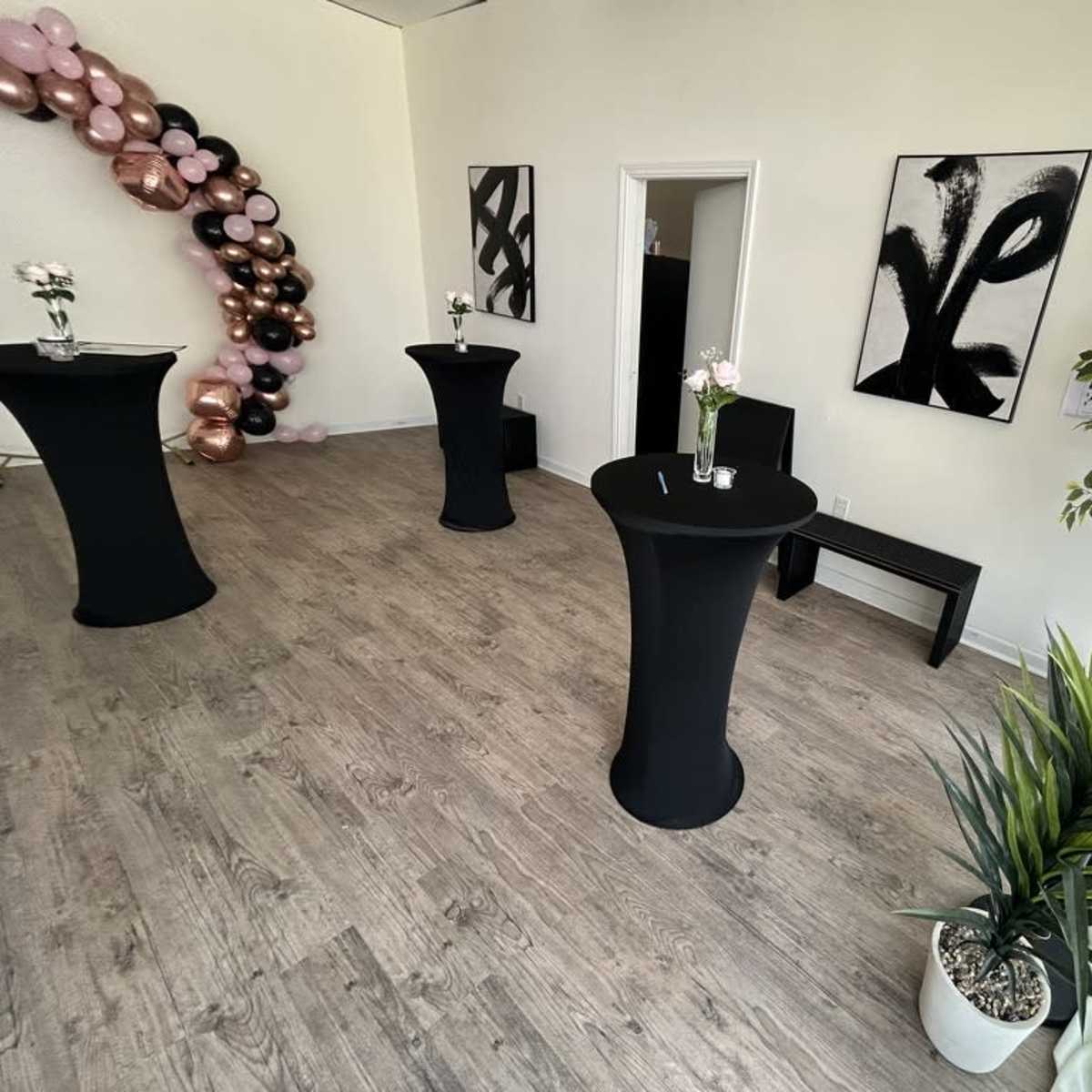 Modern Urban Event Space with Spacious Interior in Dallas, Dallas, TX