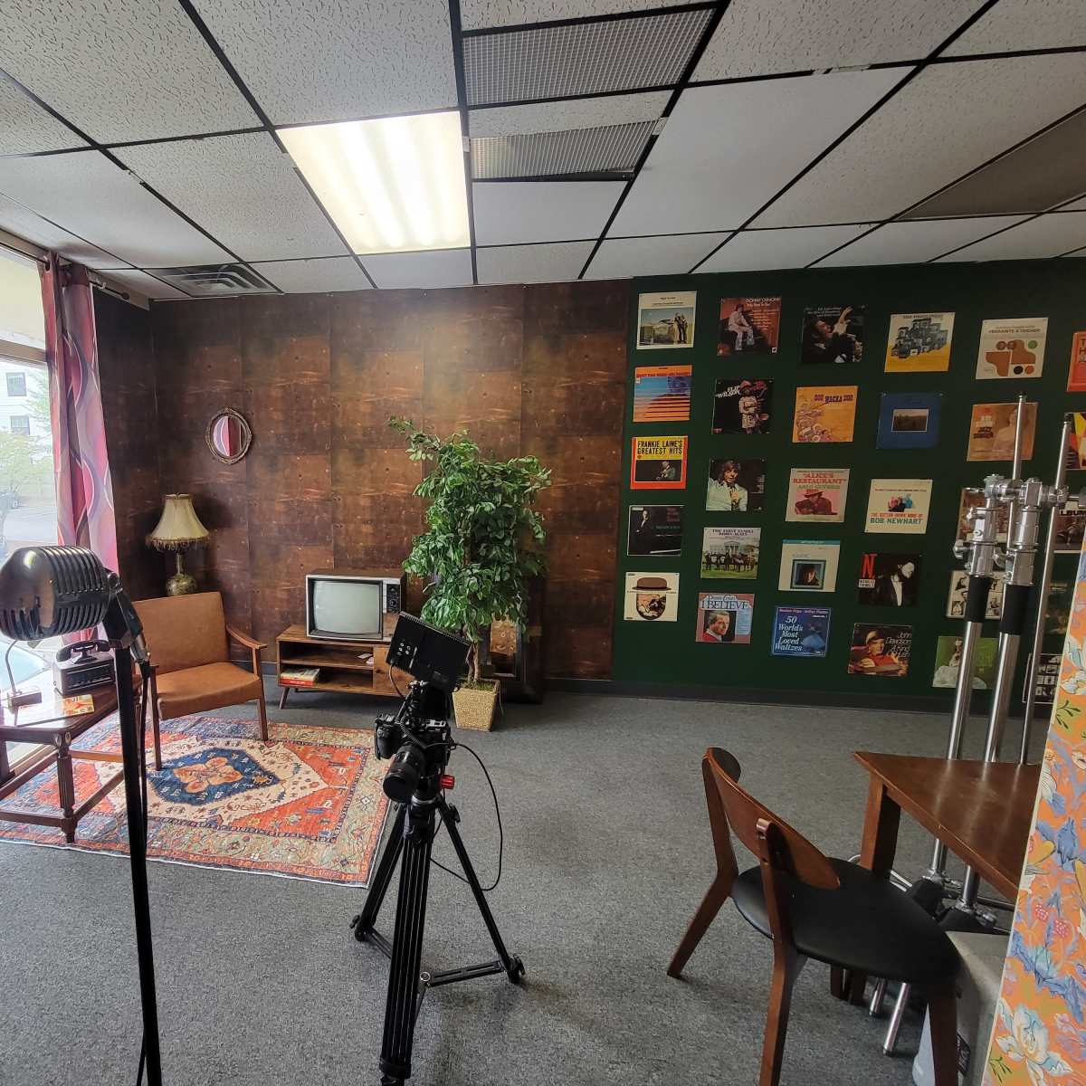 Midtown Vintage Atlanta Retro Parlor 4 in 1 for Photo & Video (Christmas) in Atlanta Image in Piedmont Heights, Atlanta, GA