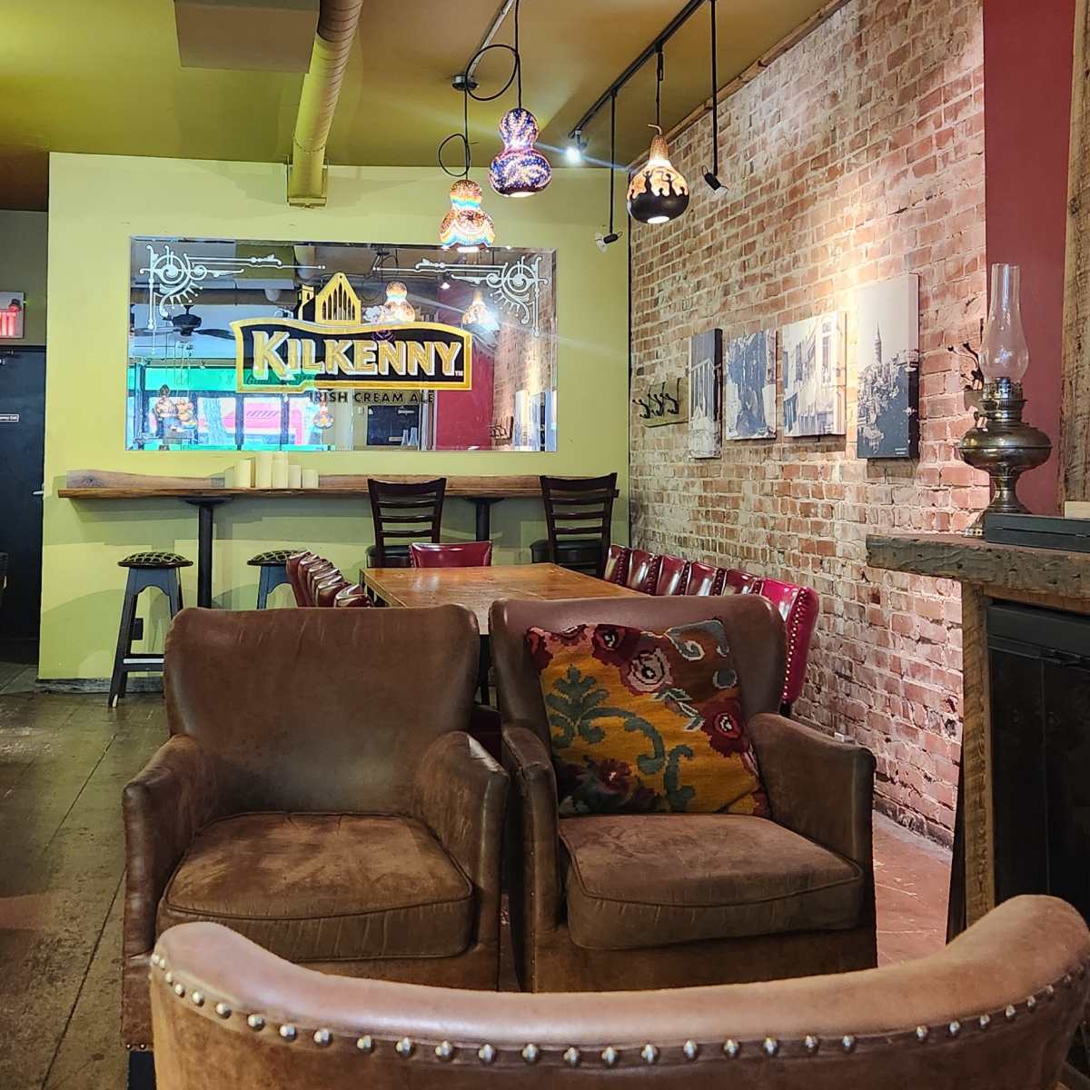 Midtown Coffee Shop- cozy intimate space perfectly situated Midtown Toronto. Ideal for small groups and parties.  Liquor license. Catering and staff can be provided. Bring your own AV or rent through us- we can assist in set up if needed. in Toronto Image in Sherwood Park, Toronto, ON