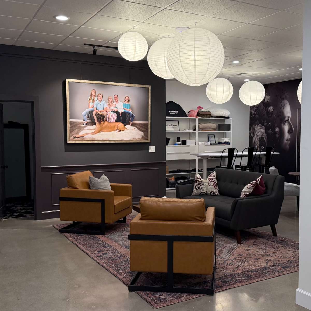 Sophisticated and Comfortable Lounge Studio in Seattle Image in Bitter Lake, Seattle, WA