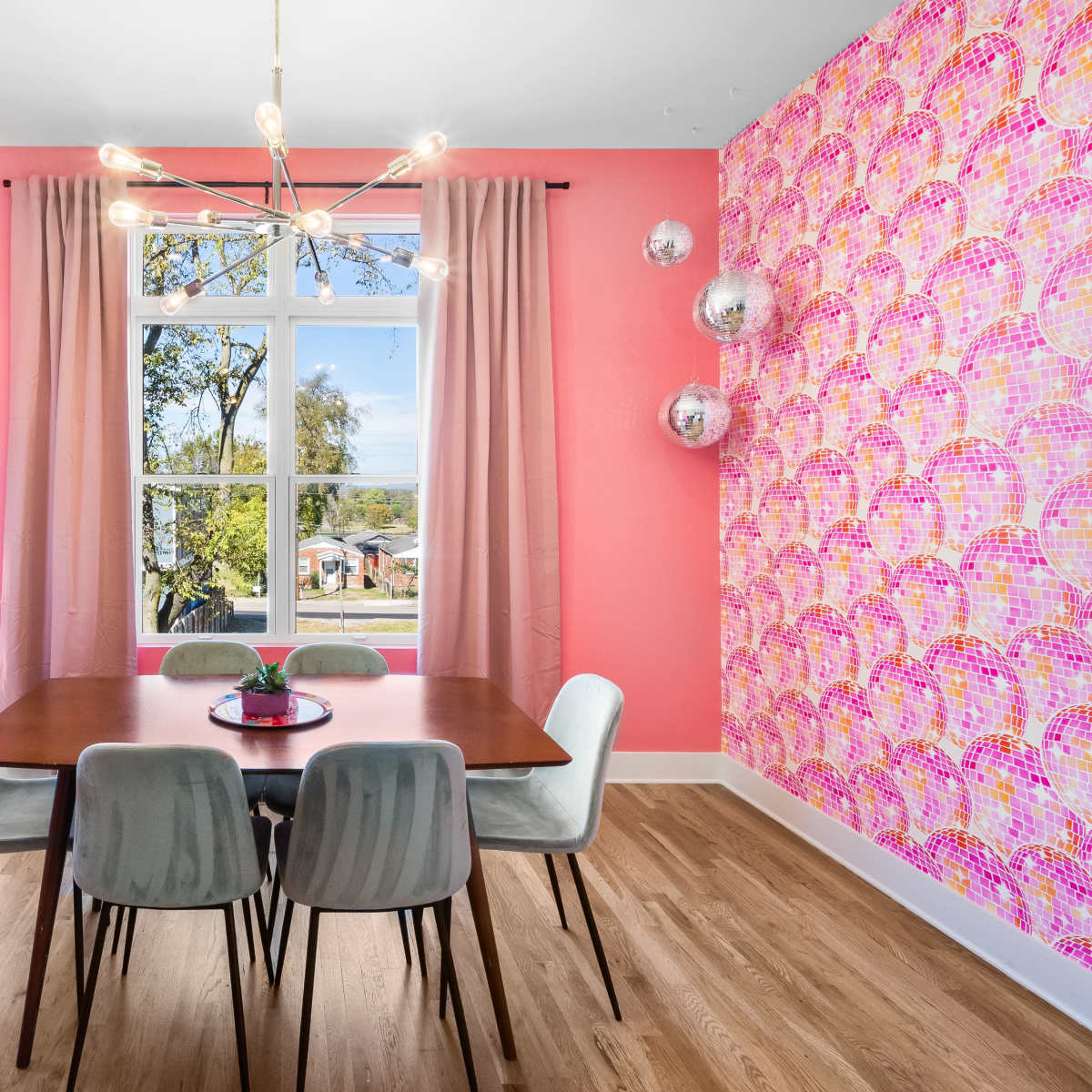 Ultimate Bach 10min to DT, Insta Walls Every Room in Nashville Image in Hadley/Washington, Nashville, TN