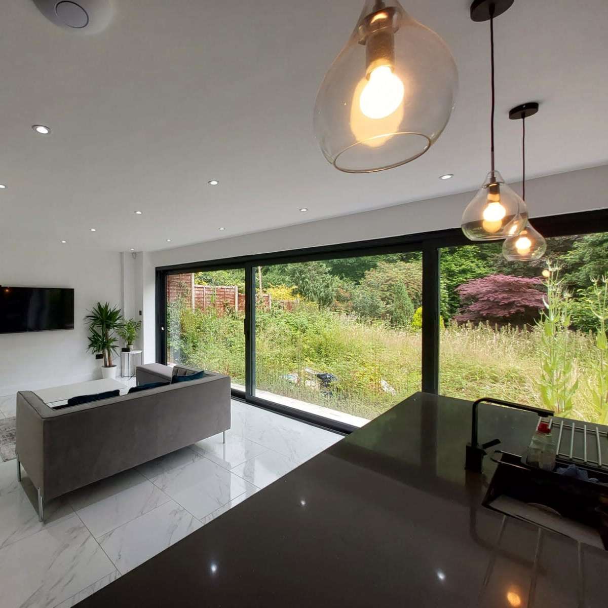 Modern open living space with lots of natural light, Croydon ...