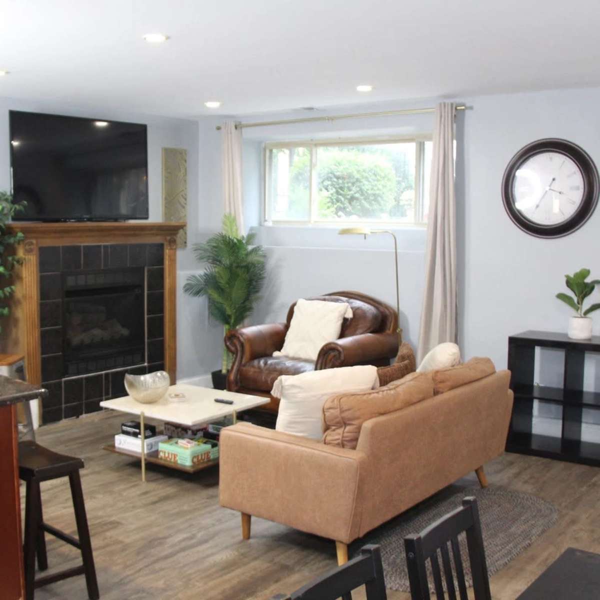 Centrally-Located Spacious & Tastefully-Decorated 2b2ba Apartment & Event Space with Games & Full-Kitchen in Chicago Image in Bronzeville, Chicago, IL