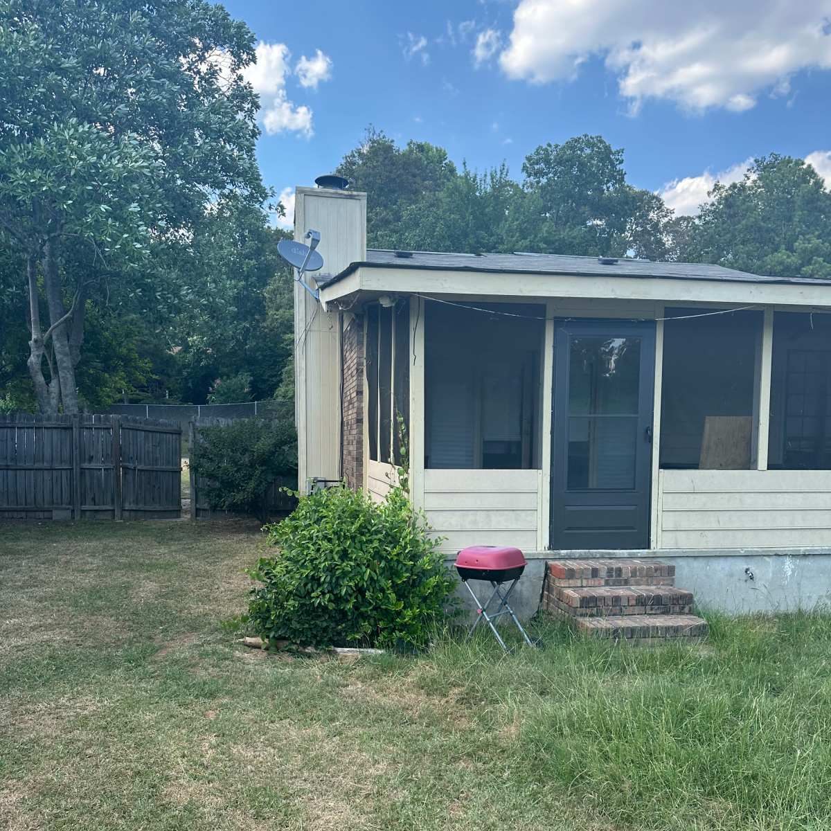 Lakeside Retreat with Flexible Use Perfect for Small Gatherings