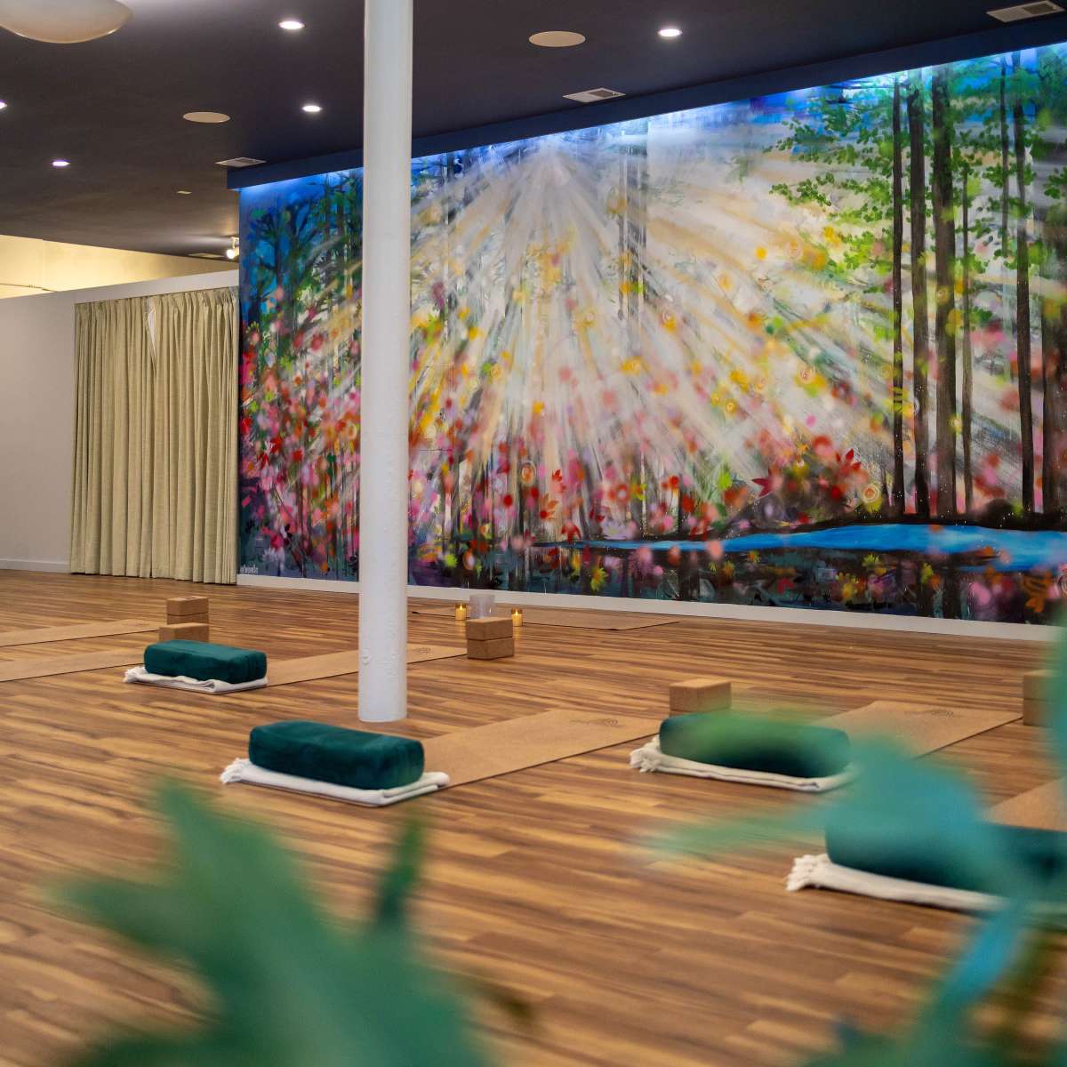 Bright, Artistic Wellness Studio & Spa – Perfect for Photoshoots, Events & Workshops in Chicago Image in Near West Side, Chicago, IL