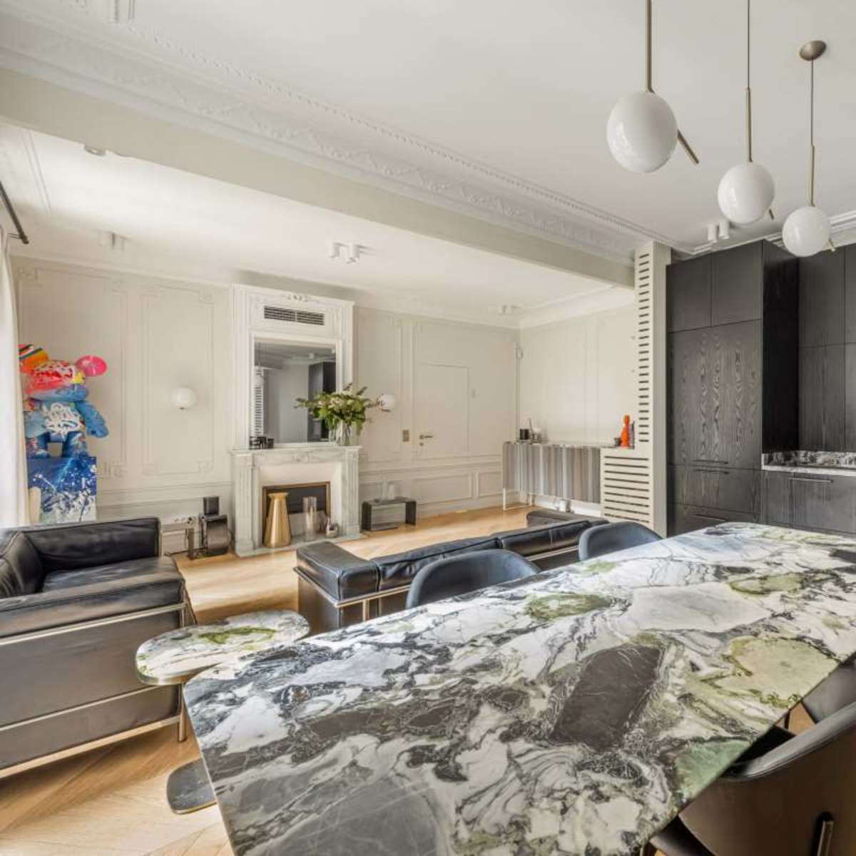 L’appartement Haussmanien calme du 17 eme in Paris Image in Plaine-Monceau, Paris, 