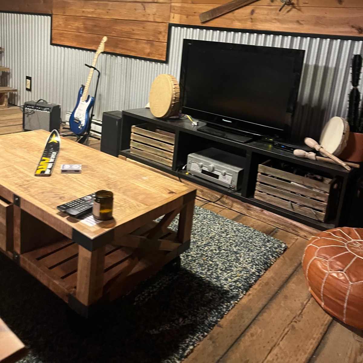 Mountain Studio/Loft/Cabin with industrial rustic vibe, Whistler ...
