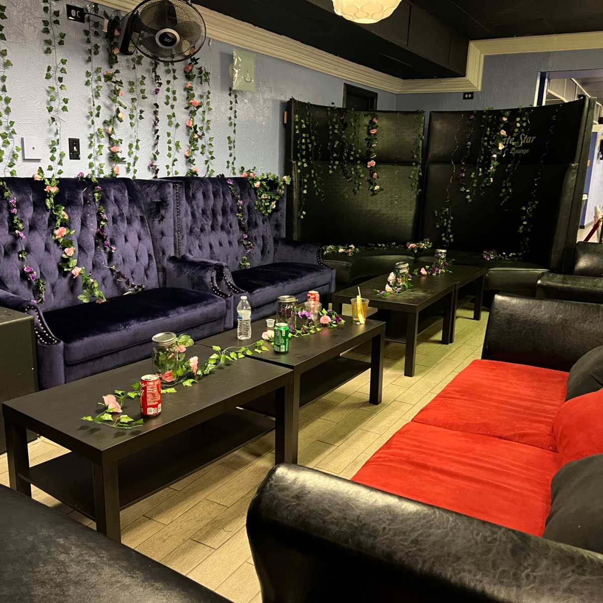 Elegant R- Lounge Arlington in Arlington Image in North Arlington, Arlington, TX
