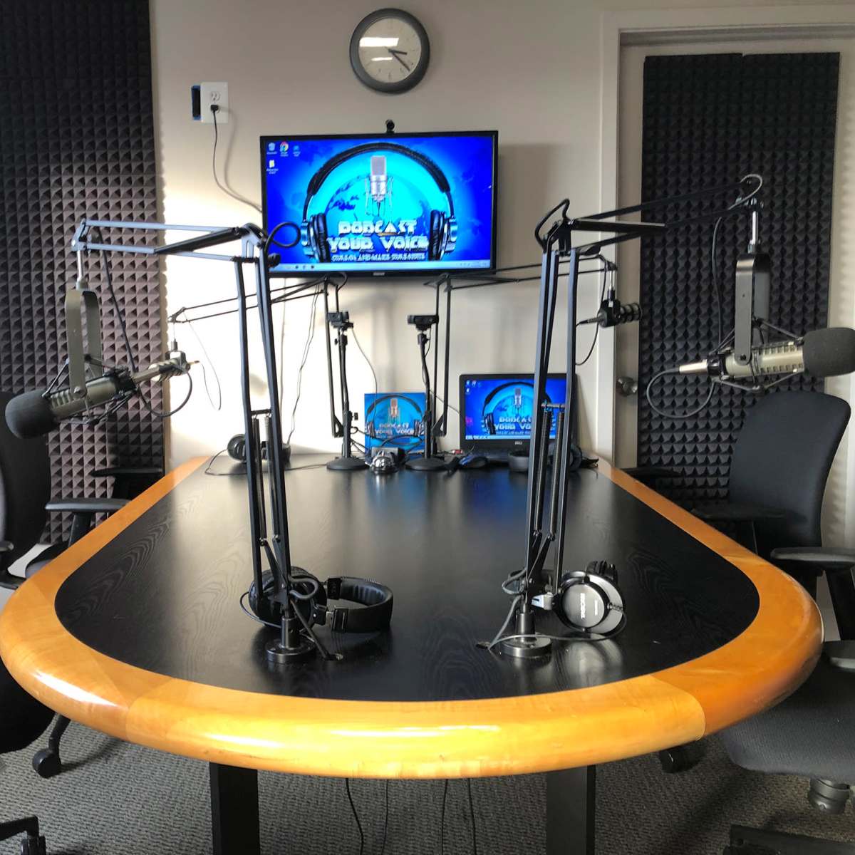 Podcasting in Detroit in a comfortable dynamic studio space in Southfield Image in Southfield, Southfield, MI