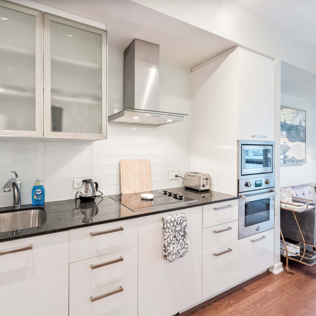 Luxury Suit CN - Lake Views in Toronto Image in Downtown Toronto, Toronto, ON