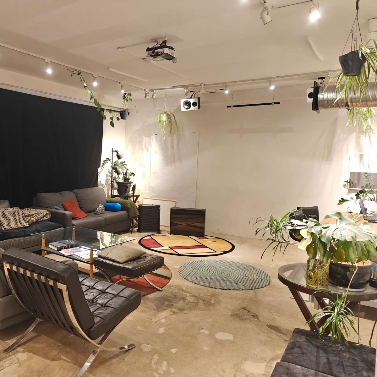 Cozy multi use Studio Space next to Downtown Vancouver in Vancouver Image in East Vancouver, Vancouver, BC