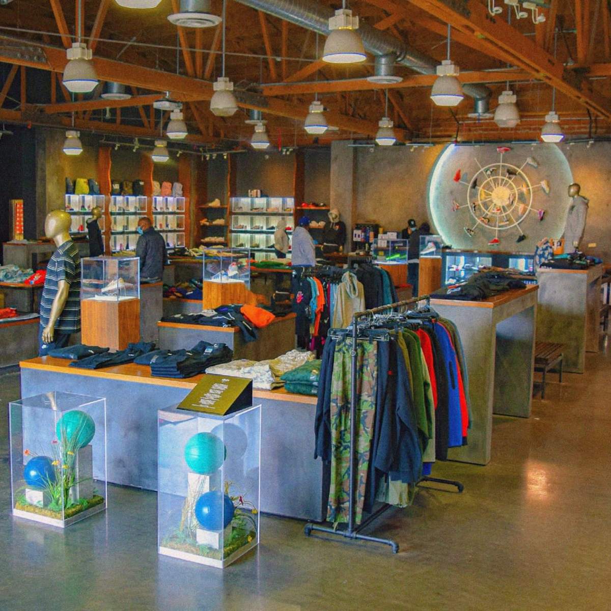 Hip Flexible Retail Store In Heart Of Inglewood, Los Angeles, CA ...