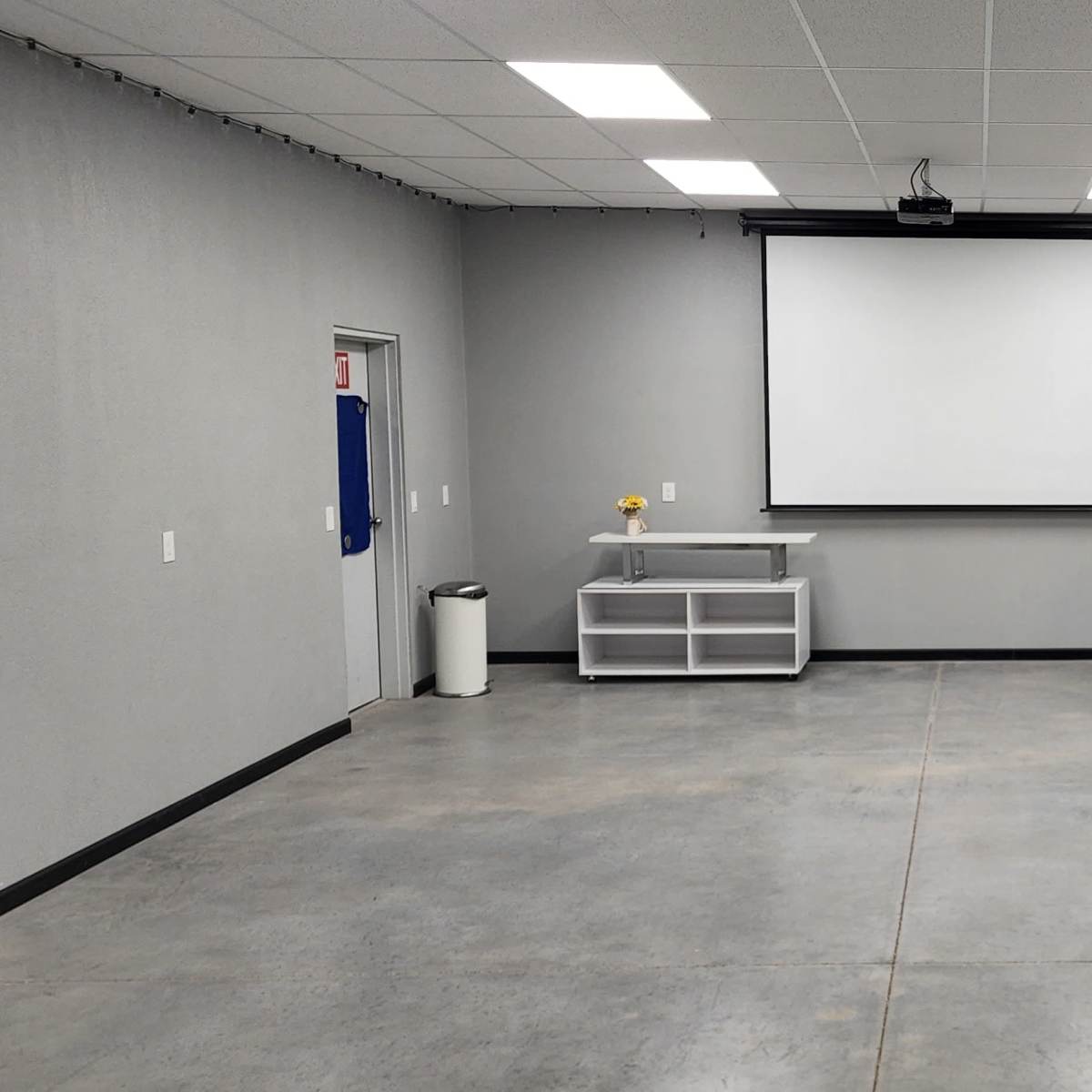 Meeting Room/Hosting Area, Hobbs, NM OffSite Peerspace