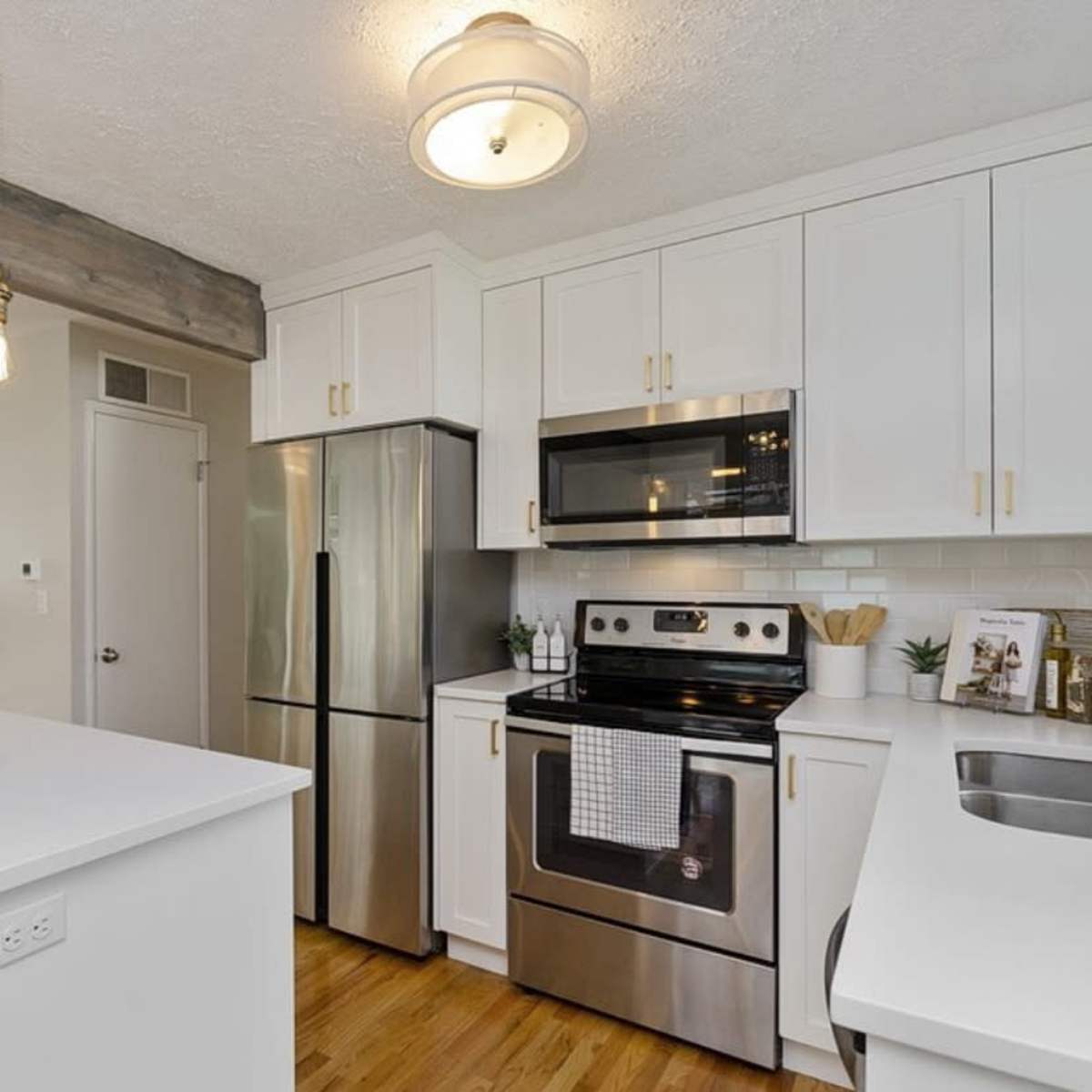 Tranquil Unfurnished 3-Bedroom home Close to Nature, Away from the City Rush in Portland Image in Russell, Portland, OR