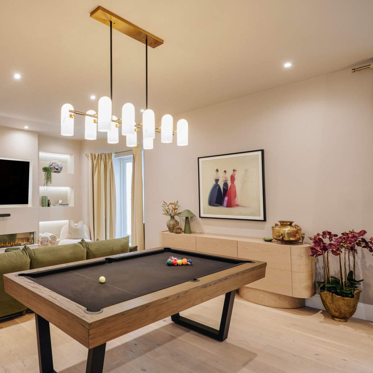 Beautiful Fulham Townhouse with a Bar & Games Room, Greater London