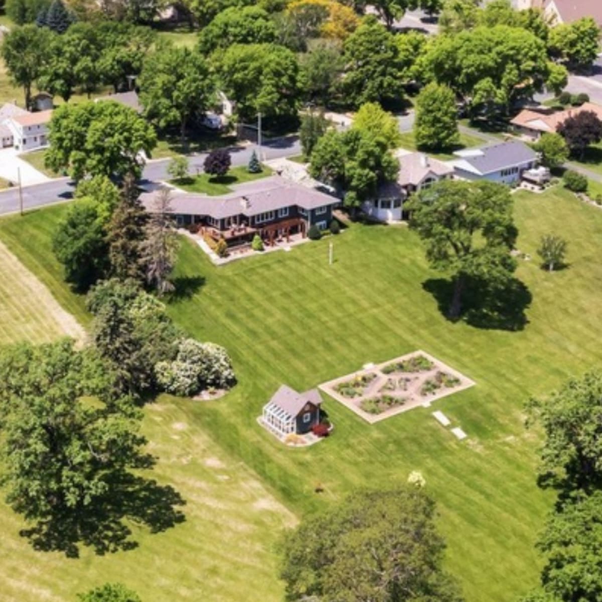 Serene Lake House on Gorgeous Greener Than Green 2-Acre Lot in Dassel Image in Dassel, Dassel, MN