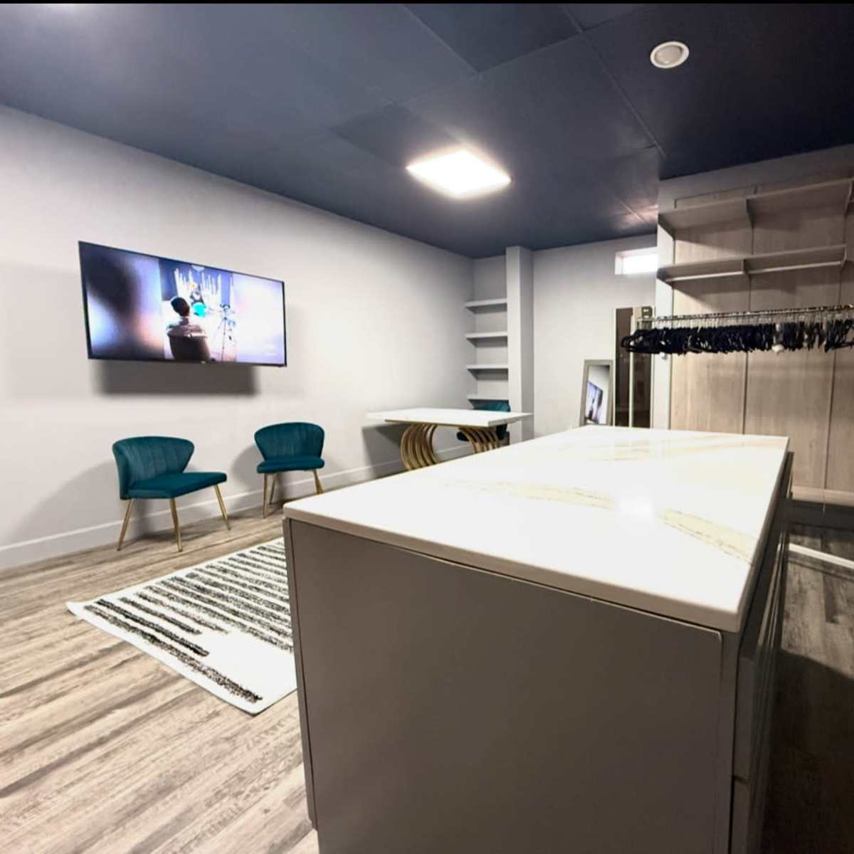 Modern Stylish Closet in Houston Image in Spring Branch East, Houston, TX